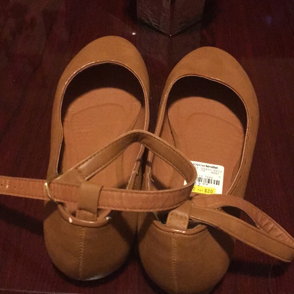 Flats - Picture 3 of 3